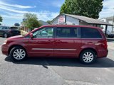 Used 2015 Chrysler Town & Country Touring image 5