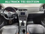 Used 2017 Volkswagen Golf Alltrack S image 2
