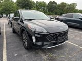 Used 2020 Ford Escape Titanium image 3