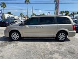 Used 2014 Chrysler Town & Country Touring image 3