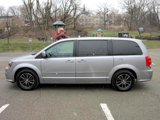 Used 2016 Dodge Grand Caravan SE image 2