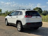 Used 2016 Jeep Cherokee Sport image 3