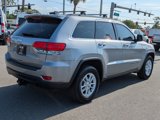 Used 2019 Jeep Grand Cherokee Laredo image 4