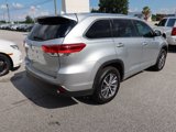 Used 2017 Toyota Highlander XLE image 4
