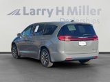 Certified 2022 Chrysler Pacifica Touring-L image 3