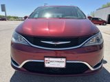 Used 2017 Chrysler Pacifica Touring-L Plus w/ Advanced Safetytec Group image 3