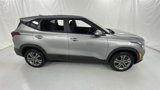 Used 2022 Kia Seltos LX image 2