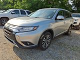Used 2020 Mitsubishi Outlander SE image 3