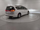 Used 2022 Chrysler Pacifica Touring-L image 3