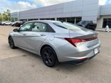 Used 2021 Hyundai Elantra SEL w/ Convenience Package image 5