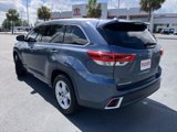 Certified 2017 Toyota Highlander Limited image 3