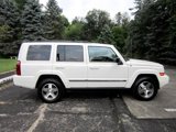 Used 2010 Jeep Commander Sport image 3
