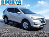 Used 2020 Nissan Rogue SV image 2