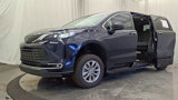 Used 2022 Toyota Sienna XLE image 4