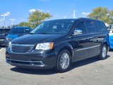 Used 2016 Chrysler Town & Country Touring-L image 2