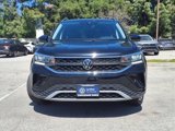 Certified 2024 Volkswagen Taos SE image 2
