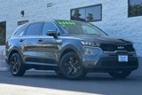 Used 2022 Kia Sorento LX image 2