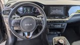 Used 2022 Kia Niro EX image 3