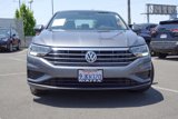 Used 2021 Volkswagen Jetta SE image 2