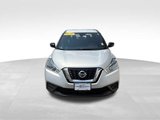 Used 2020 Nissan Kicks S image 2