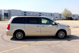 Used 2014 Chrysler Town & Country Touring-L w/ Driver Convenience Group image 6
