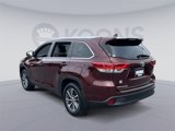 Used 2019 Toyota Highlander XLE image 4