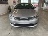 Used 2016 Chrysler 200 Limited w/ Convenience Group image 2