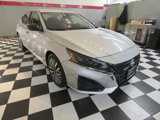 Used 2024 Nissan Altima 2.5 SV image 3