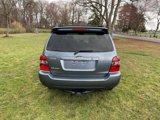 Used 2005 Toyota Highlander 4WD V6 w/ 3rd Row image 3