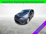 Used 2018 Chrysler Pacifica Touring-L image 3