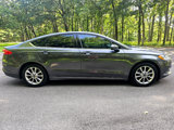 Used 2017 Ford Fusion SE image 4