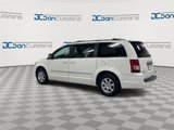 Used 2010 Chrysler Town & Country Touring image 6