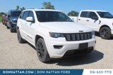 Used 2017 Jeep Grand Cherokee Altitude image 3