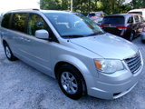 Used 2010 Chrysler Town & Country Touring image 4