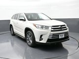 Used 2018 Toyota Highlander XLE image 3