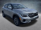 New 2026 Kia Seltos LX image 2