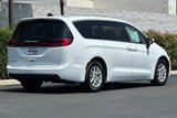 Used 2023 Chrysler Pacifica Touring-L image 4