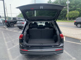 Used 2022 Volkswagen Tiguan SE image 4