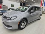 Used 2017 Chrysler Pacifica Touring image 3