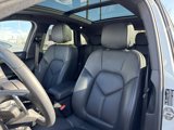 Certified 2024 Porsche Macan image 5