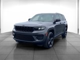 Used 2024 Jeep Grand Cherokee Altitude image 3