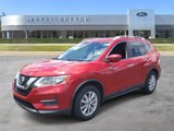 Used 2017 Nissan Rogue SV image 2