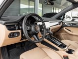 Certified 2025 Porsche Macan image 4