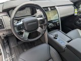 New 2025 Land Rover Discovery Dynamic SE image 4
