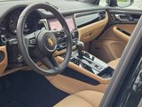 Certified 2025 Porsche Macan image 4