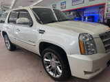 Used 2011 Cadillac Escalade Platinum image 2