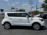 Used 2019 Kia Soul + image 2
