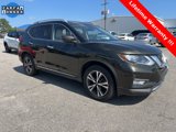 Used 2017 Nissan Rogue SL image 3