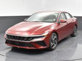 Used 2024 Hyundai Elantra SEL w/ Convenience Package image 2