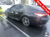 Used 2020 Toyota Camry SE image 2
